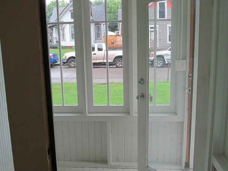 945 Olive St — Photo 3