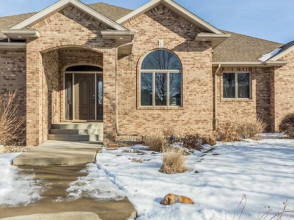 3rd image of 307 W Laquinta Cir