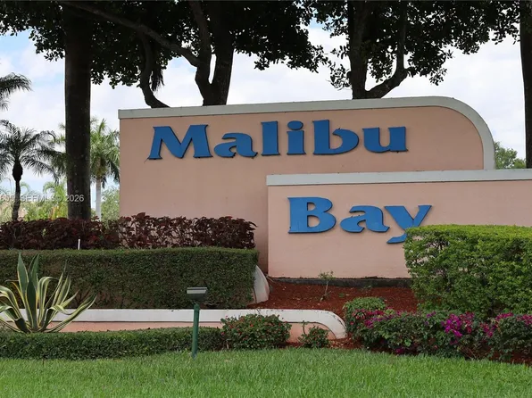 20816 NW 2nd St, Pembroke Pines, FL 33029