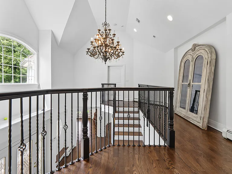 122 Helen Ct — Photo 24