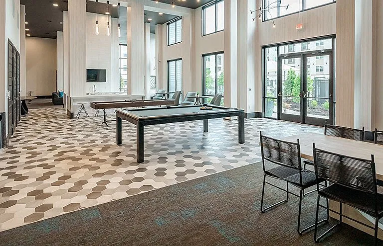 Brea Luxury Apartments — Photo 9
