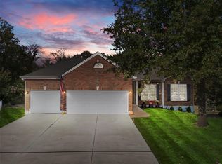 400 Terry Dr, Columbia, IL 62236