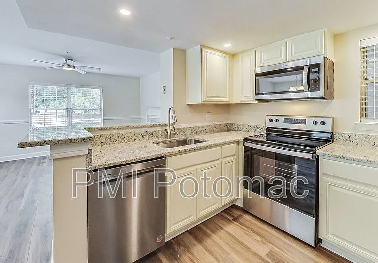 10301 Westridge Dr #101 — Photo 13