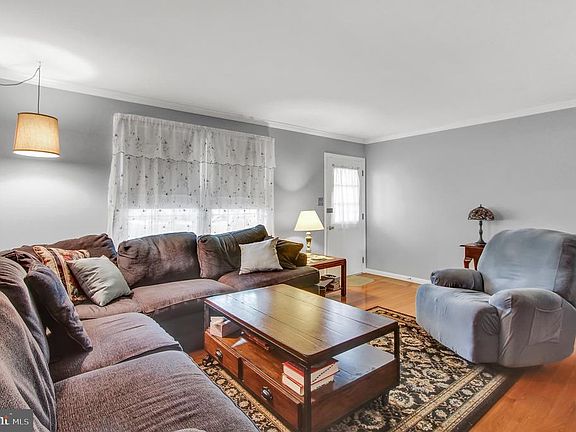 3rd image of 442 Ashford Dr