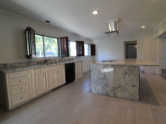 5th image of 3520 Durwood Dr