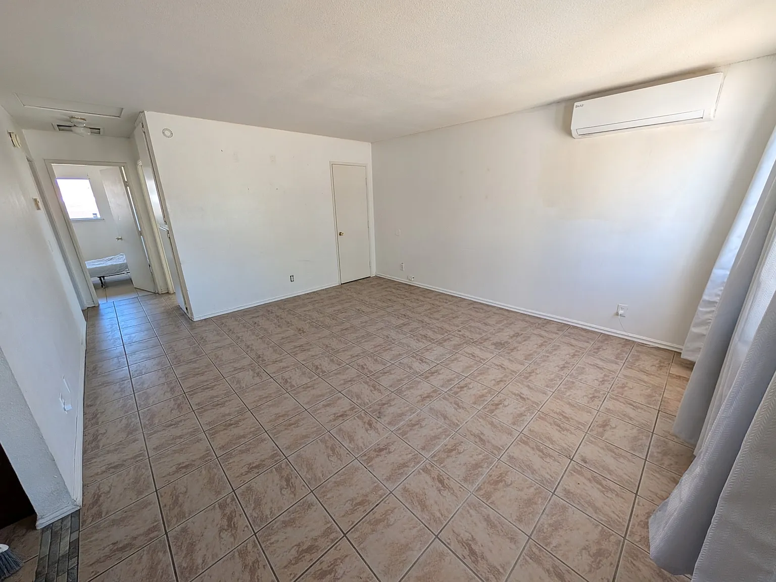 2 bed, 866 sqft, $2,000 — Photo 3