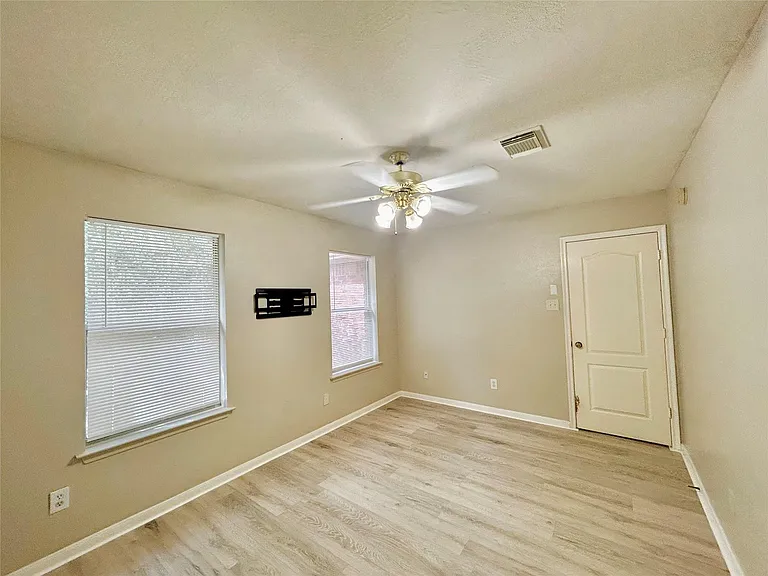 6535 Silky Moss Dr — Photo 31