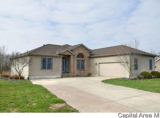 6708 Lorton Ln, Virden, IL 62690