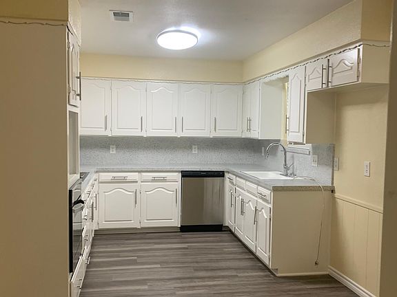 5th image of 405 Ida Bess Dr