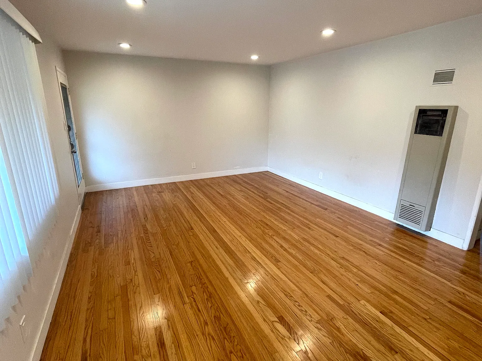 279 Temple Ave — Photo 3