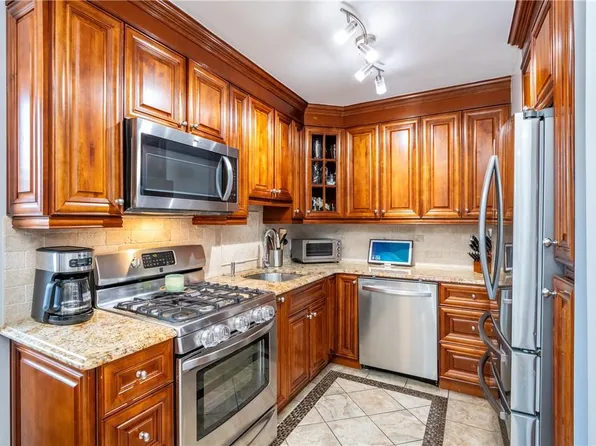 8 Bryant Crescent #2N, White Plains, NY 10605