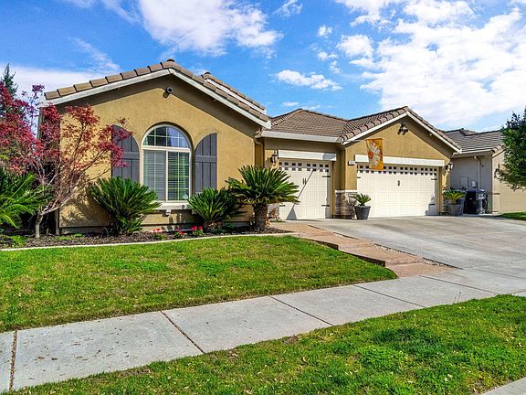 3rd image of 3522 W Elowin Avenue