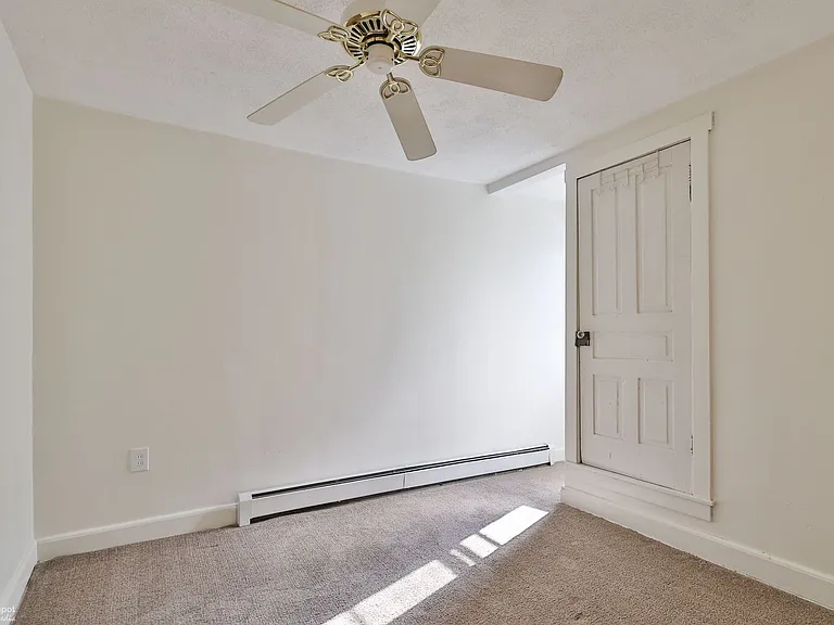 Catawissa St 50 W — Photo 2