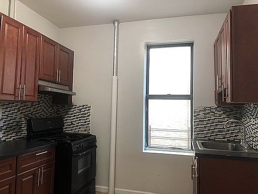 2nd image of 572 W 156th St #25A