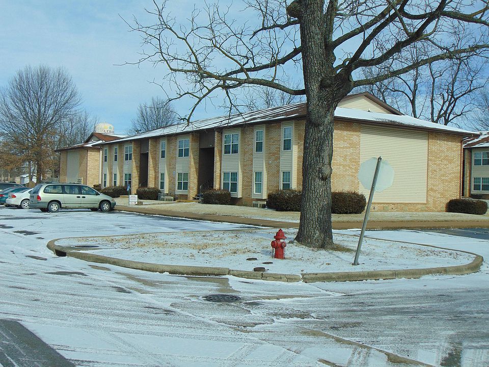 1st image of 450 Wood St #11048785