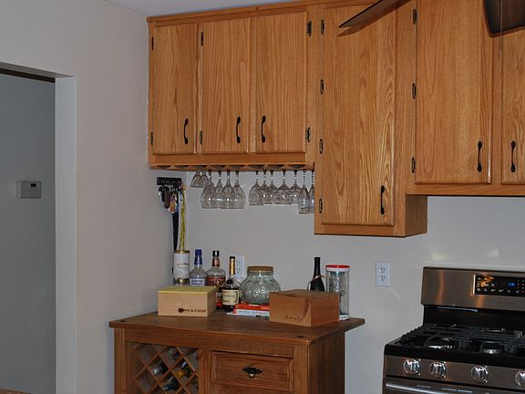 3rd image of 3 Manor Ct E
