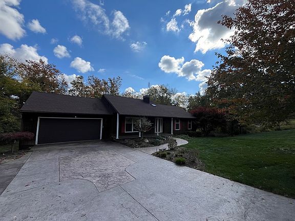 4th image of 15 Fruit Hill Dr