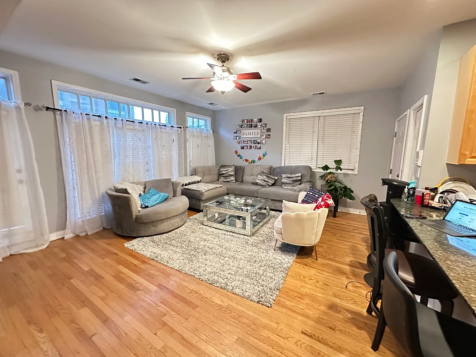 2 bed, 1400 sqft, $2,500 — Photo 3