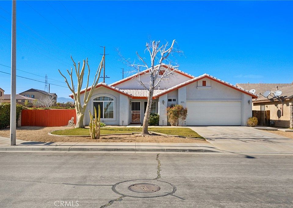 1st image of 8910 Newcastle Ave