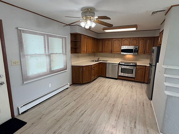5th image of 9 Daffodil Ln
