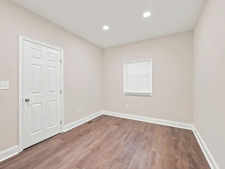 1605 Brintons Bridge Rd — Photo 24