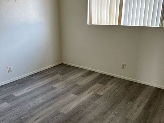 5th image of 2702 Karen Ave #4