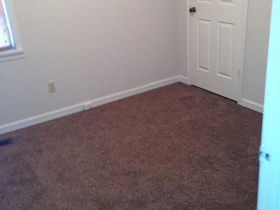 4th image of 865 Crawford Ave