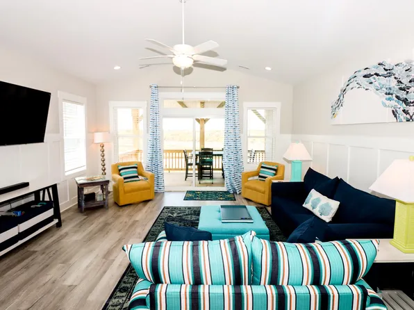 817 N New River Dr #A, Surf City, NC 28445