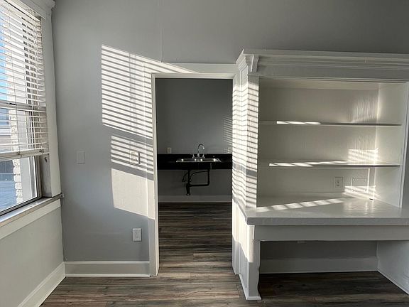 2nd image of 1833 S Main St #418