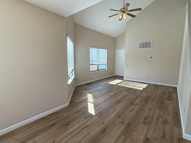720 Winding Creek Ter — Photo 3