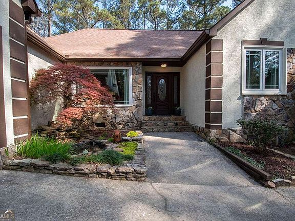 4th image of 210 Julie Rd