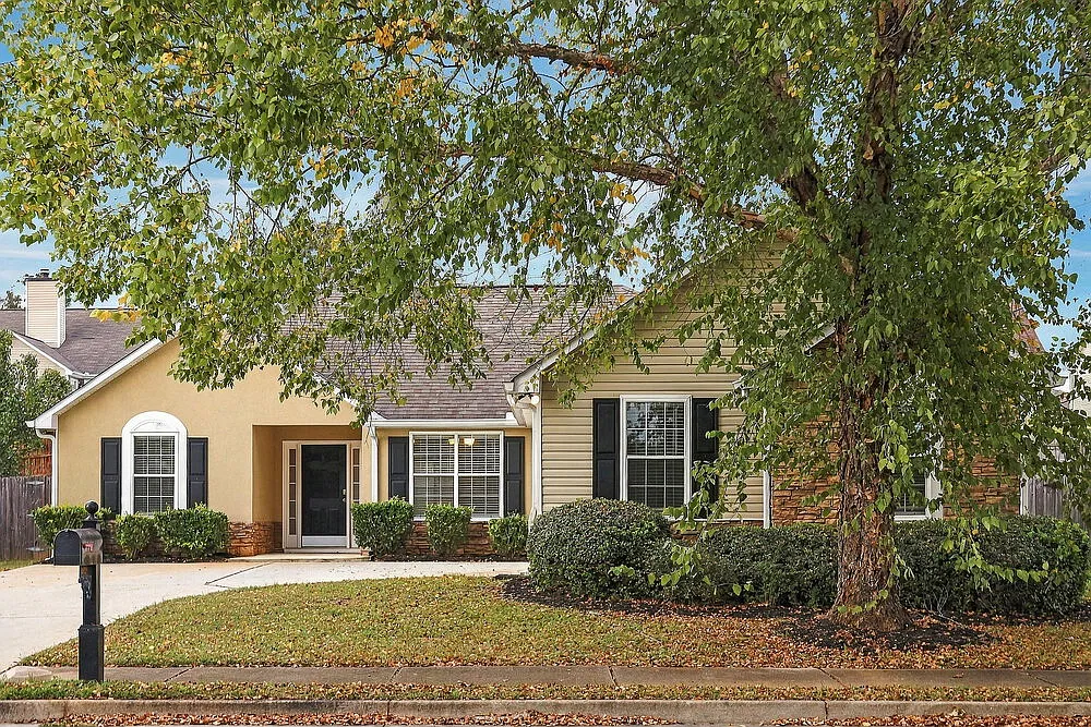 3 bed, 2.0 bath, 1476 sqft, $1,985 — Photo 1