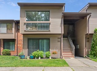 106 Manchester Ct, Red Bank, NJ 07701