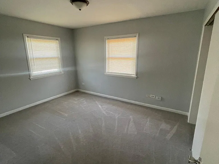15032 Dorchester Ave #2W — Photo 6