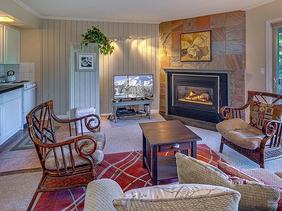 5th image of 19717 Mount Bachelor Dr Unit 115