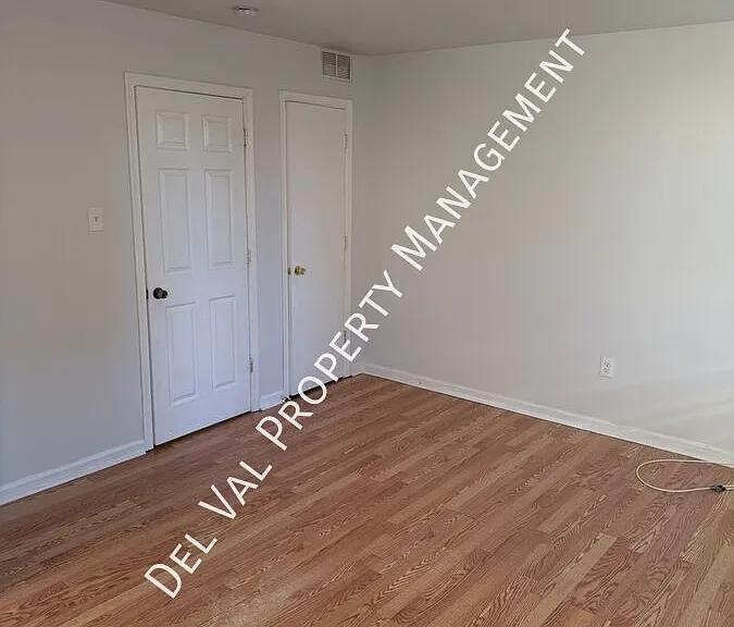 2427 N 10th St — Photo 7
