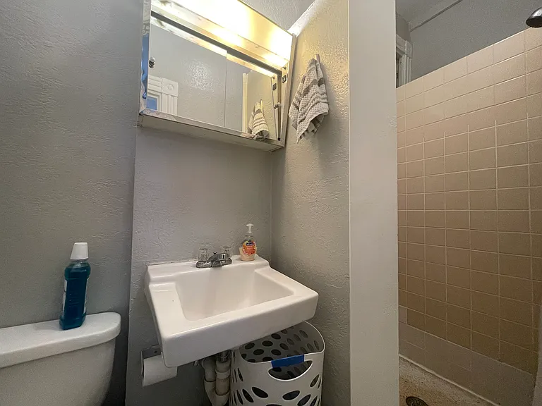 40 Anderson St — Photo 4