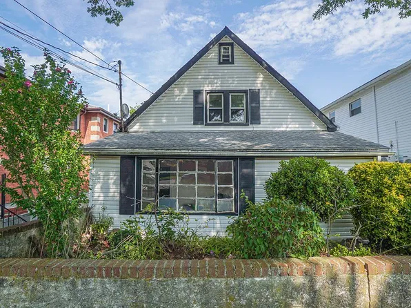 147-46 231st St #2, Springfield Gardens, NY 11413