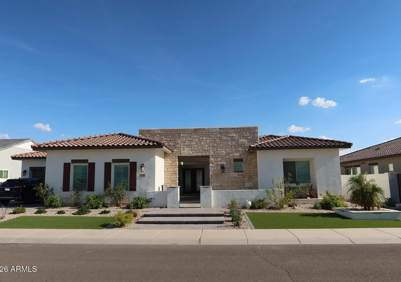 5 bed, 4.5 bath, 4890 sqft, $5,950 — Photo 2