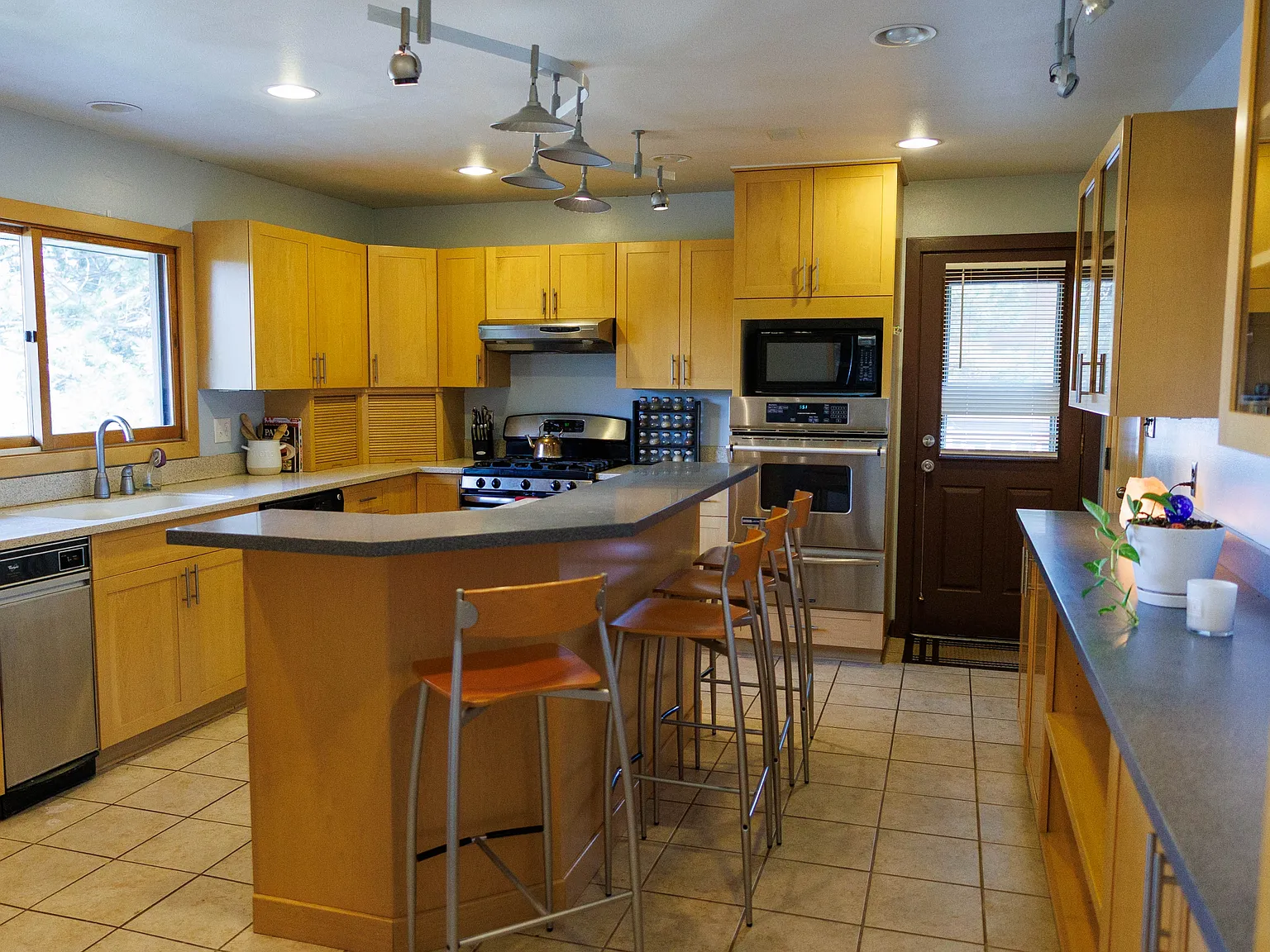 2750 Greenbriar Drive - 1 — Photo 3