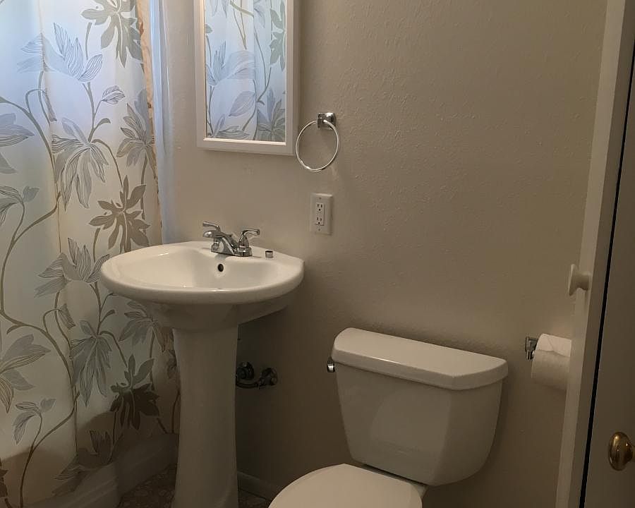 2nd image of 8617 NE Going Pl