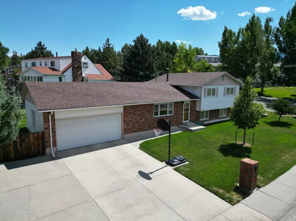 3891 Brookview Dr, Casper, WY 82604