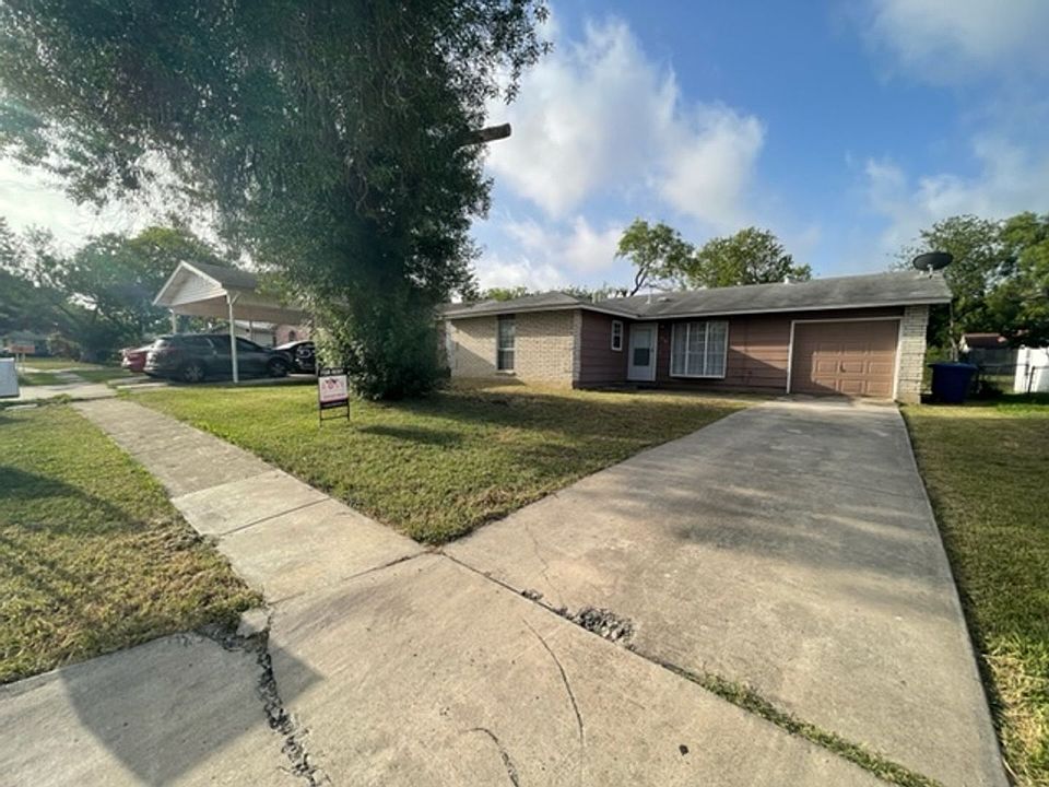 1st image of 514 Maddux St