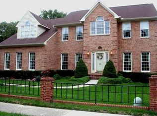 1734 Peartree Ln, Crofton, MD 21114