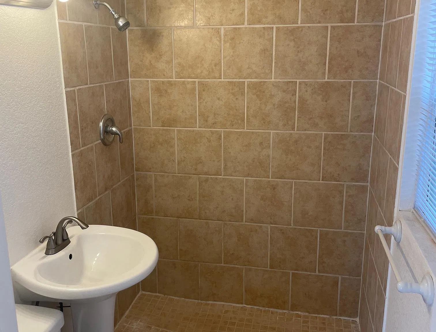 Studio, 550 sqft, $975 — Photo 3