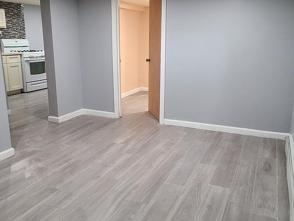 5th image of 10238 183rd Pl #Basement