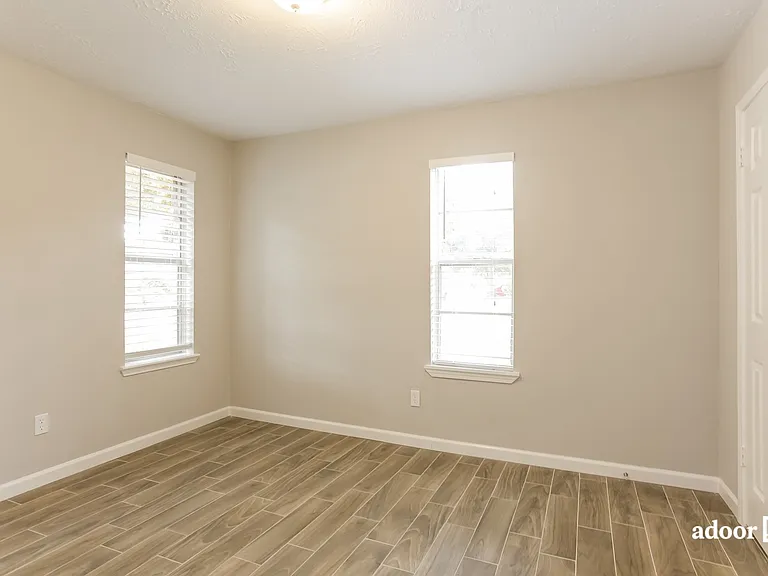 10215 Golden Meadow Dr — Photo 9
