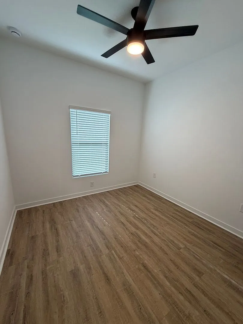 3 bed, 2.0 bath, 1198 sqft, $1,660 — Photo 3