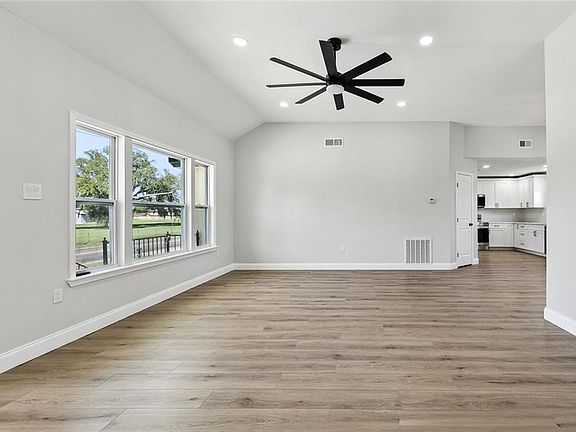 3rd image of 2925 Barataria Blvd