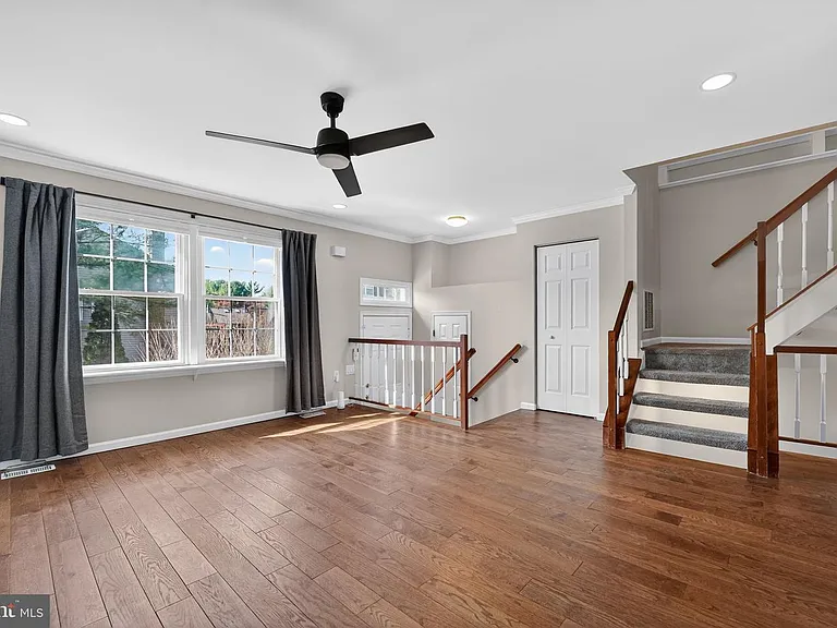 708 Suffield Dr — Photo 18